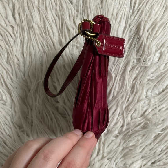 Coach Ashley Wine Red Zip Around Gathered Satin Y2K 2000s Wristlet Bag EUC - Picture 3 of 8
